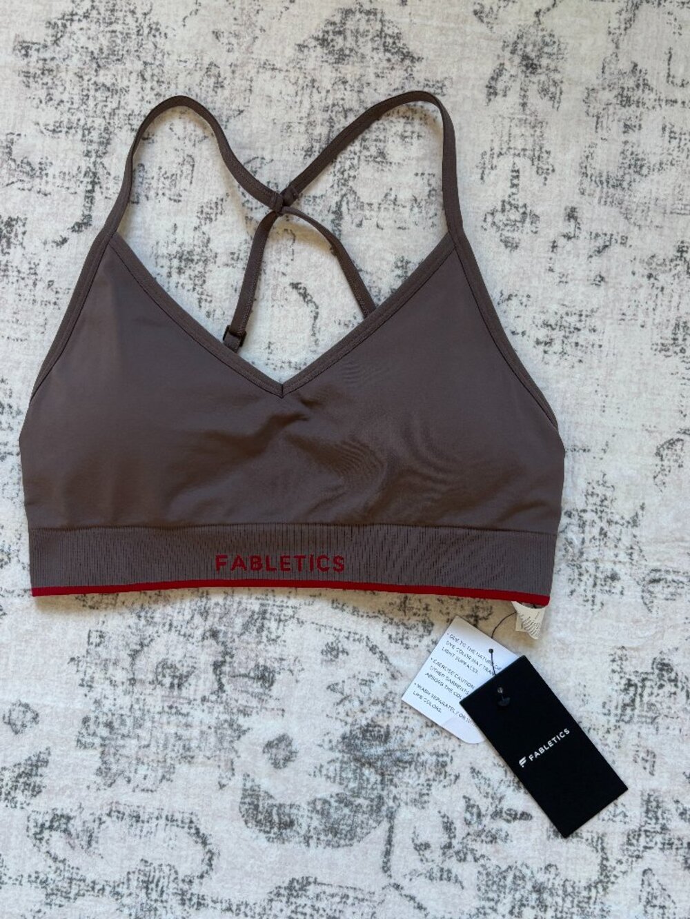 Fabletics Seamless V-Neck Low Impact Bra in a Size Large - NEW With TAGS